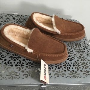 NWT LAMO’s Mens Chestnut Moccasins size 11